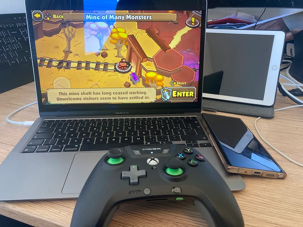 Soubor z Macu/PC je potřeba přetáhnout přímo na plochu. 