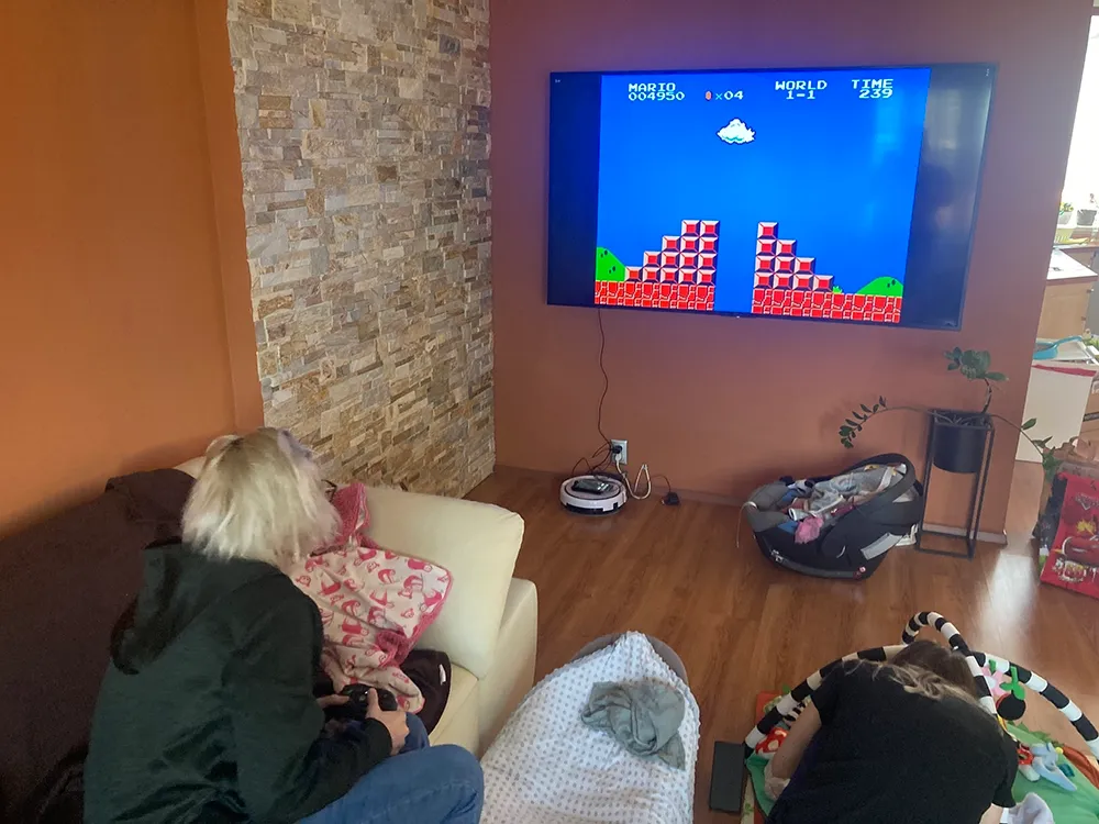 PUBG Mobile běžící drátově na ultrawide monitoru AOC